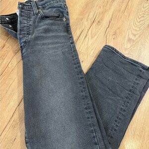 Levi's Charcoal Cropped Jeans